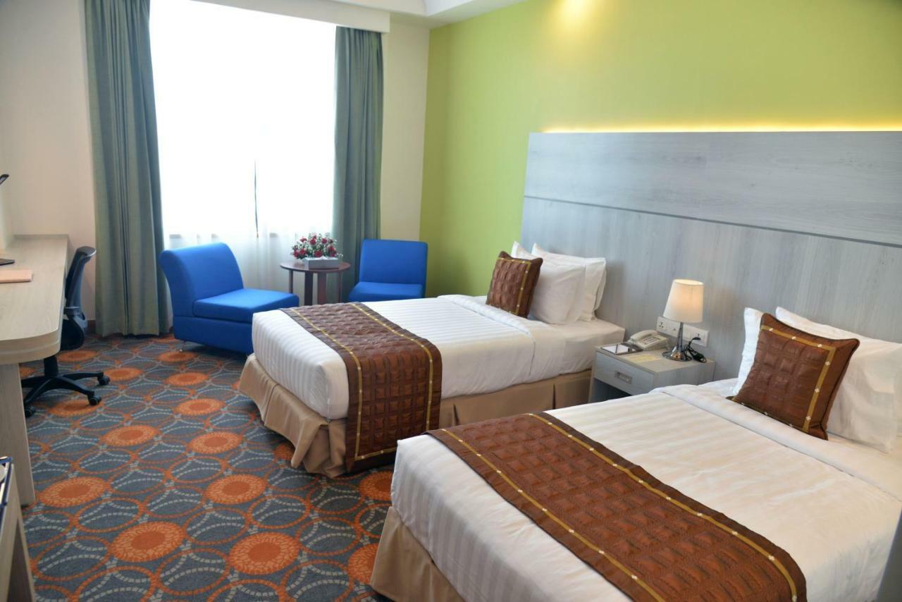 Superior Twin Room with City View